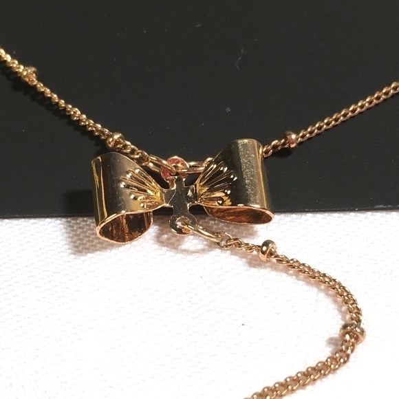𝅺3/$29! GUESS Layered Necklace Heart & Bow Gold - Picture 7 of 8